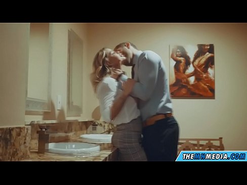 ❤️ Ke hoʻowalewale ʻia ʻoe e kahi blonde busty i kahi lumi hoʻomaha ākea ️❌ Quality sex iā mākou haw.fotonovelasxxx.ru ️❤